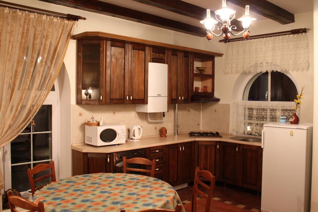 Karalinski Falvarok Tyzengauza Hotel Korolino  Habitación foto